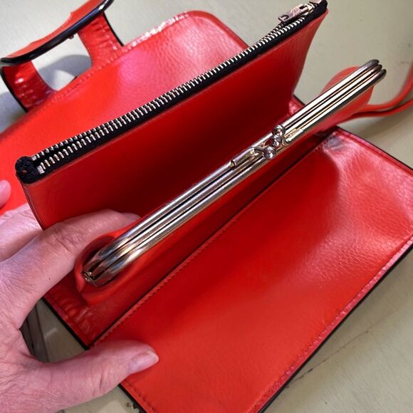 Vintage 1960’s70’s orange faux leather wristlet. - Picture 4 of 16